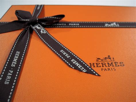 how to tie hermes ribbon on box|Hermes box ribbon pattern.